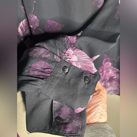 Bow tie blouse - Picture 8 of 13